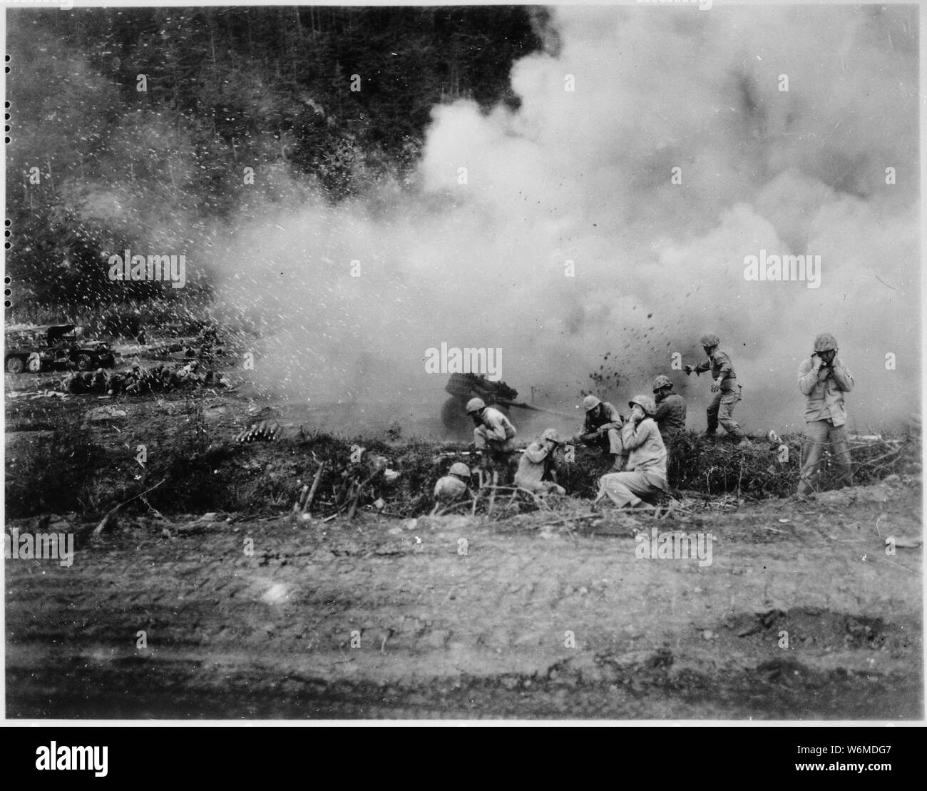 Die Rockets Red Glare-US Marines starten ein 4,5 Rakete Trommelfeuer gegen die chinesischen Kommunisten in der Koreanischen kämpfen.; Allgemeine Hinweise: Verwenden Sie Krieg und Konflikt Nummer 1437 bei der Bestellung eine Reproduktion oder Anforderung von Informationen zu diesem Bild. Stockfoto