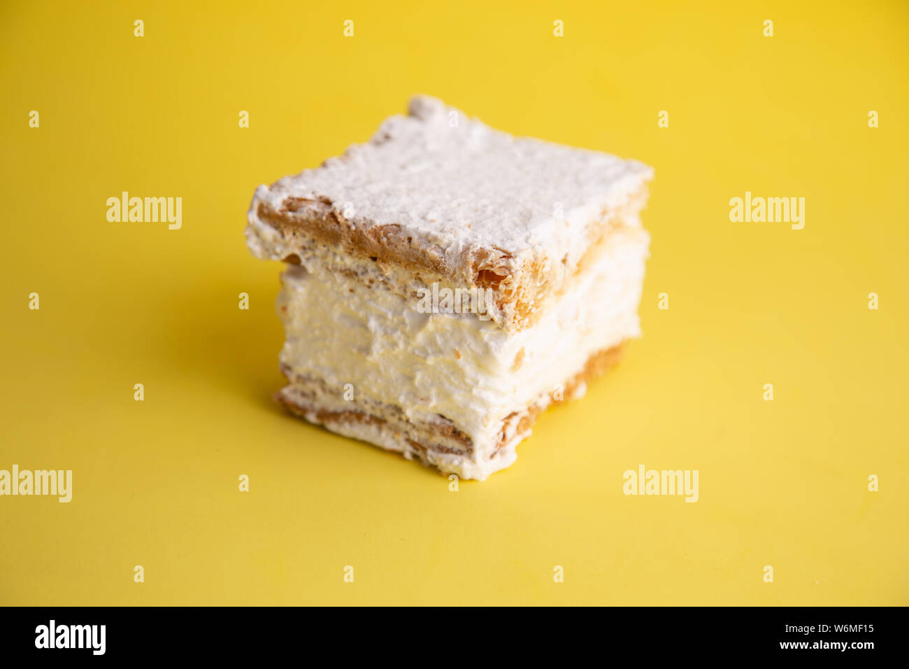 Köstliche pastell Baiser weiß Strudel Stockfoto