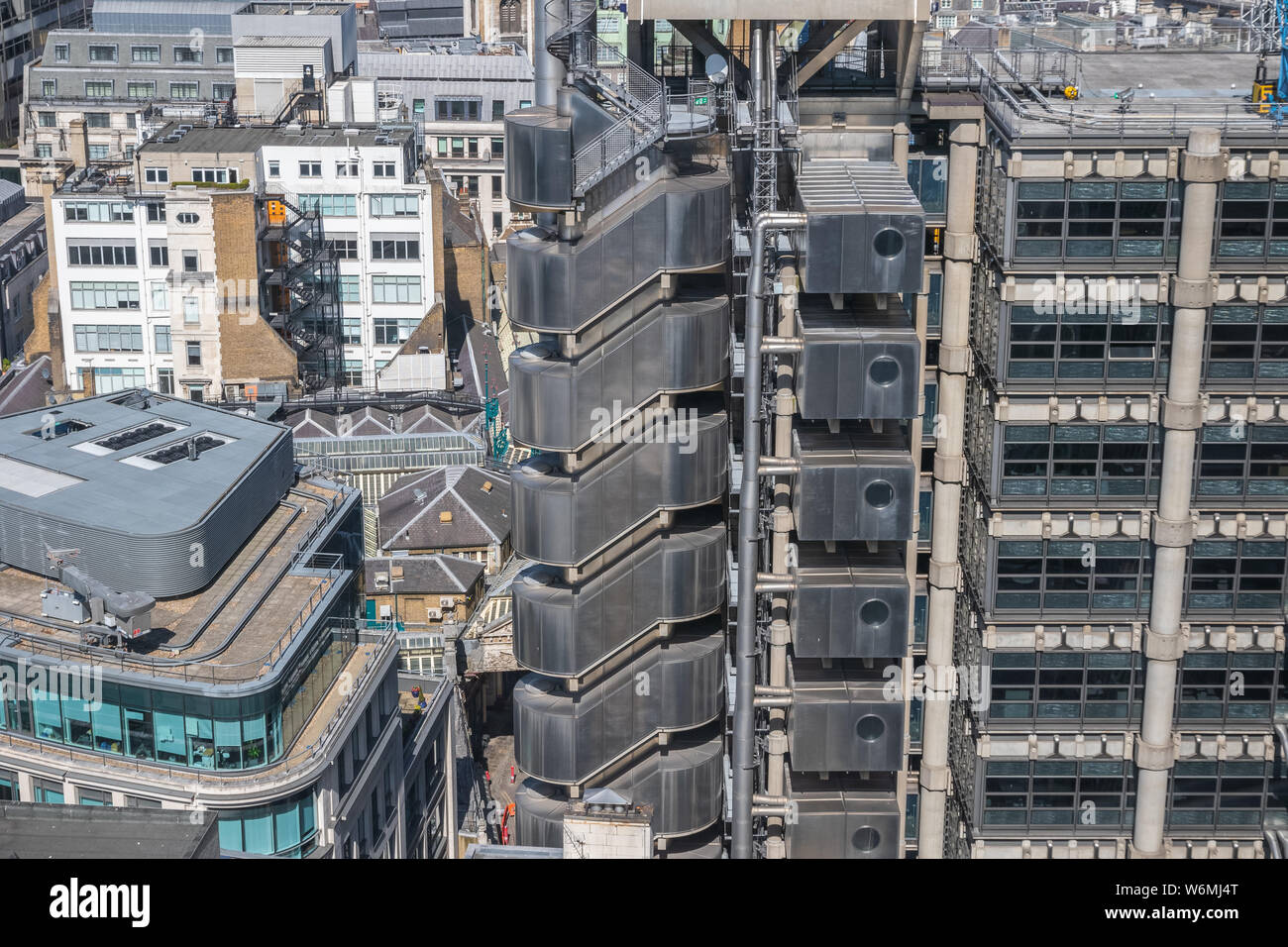 Hohe Engel Blick auf Gebäude der Lloyd's in London, Großbritannien Stockfoto