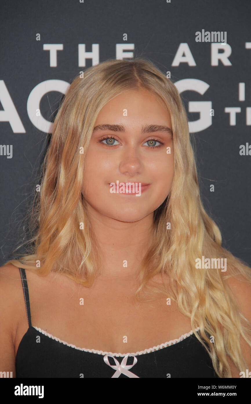 Emily Skinner 08/01/2019 "The Art of Racing in the Rain" Premiere gehalten am El Capitan Theatre in Hollywood, CA Foto von kazuki Hirata/HollywoodNewsWire.co Credit: Hollywood News Wire Inc./Alamy leben Nachrichten Stockfoto