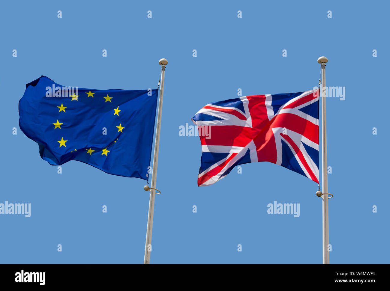 Die Flagge der Europäischen Union und den britischen Union Jack Flagge, Flagge des Vereinigten Königreichs, Konzept Brexit Stockfoto