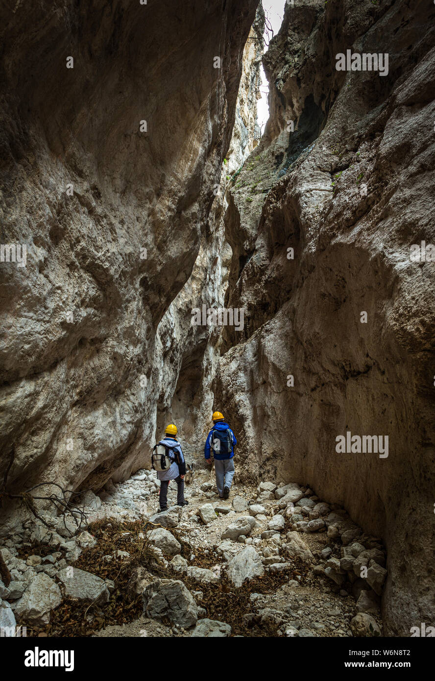 Zwei junge Wanderer in San Martino Tal Stockfoto