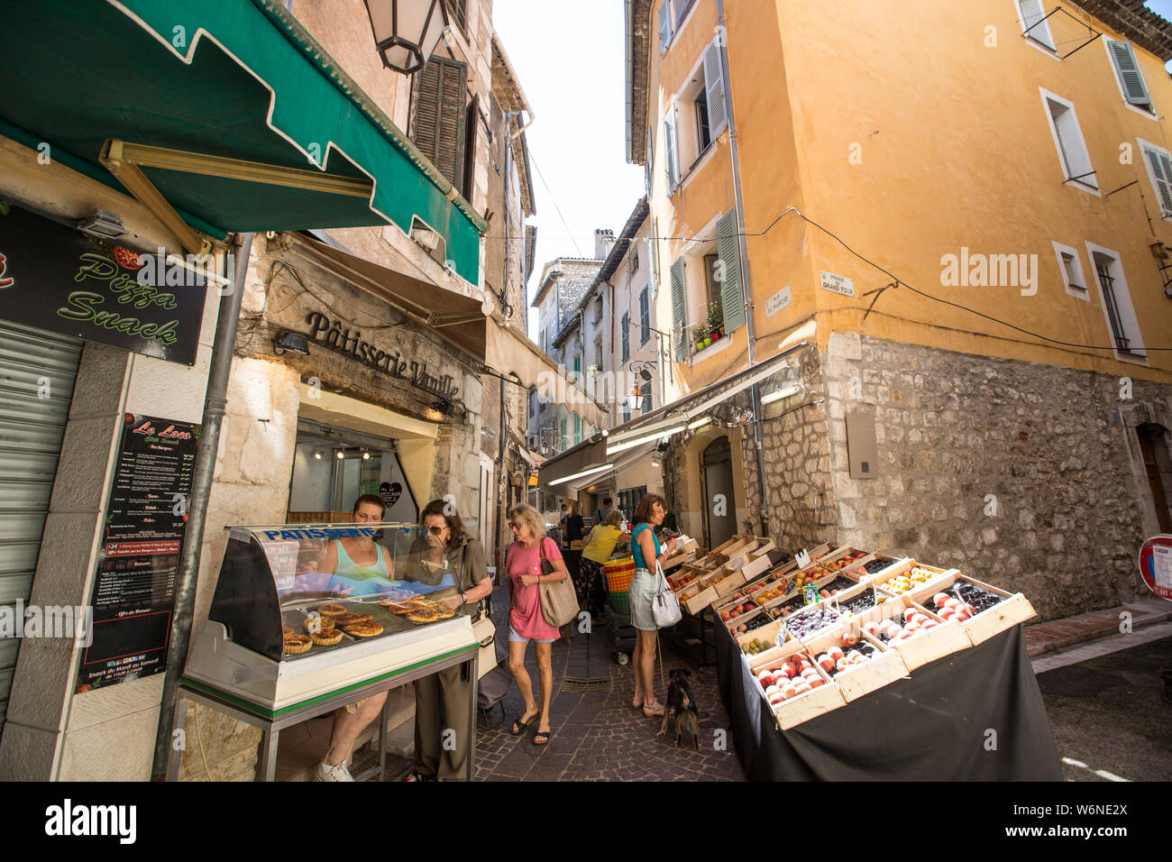 Vence in den Hügeln des Alpes Maritimes und in der Region Provence-Alpes-Côte d'Azur, Südfrankreich zwischen Nizza und Antibes Stockfoto