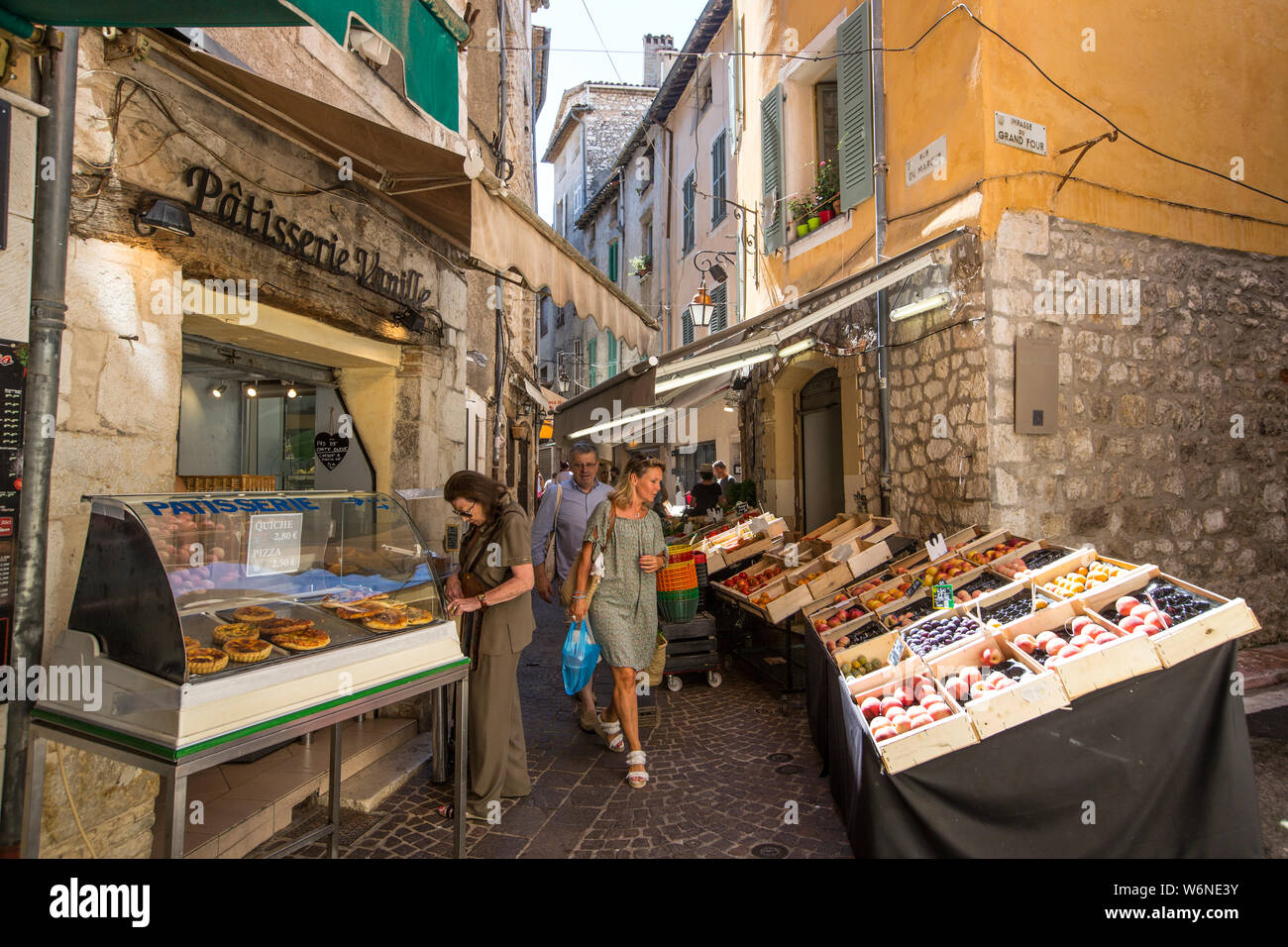 Vence in den Hügeln des Alpes Maritimes und in der Region Provence-Alpes-Côte d'Azur, Südfrankreich zwischen Nizza und Antibes Stockfoto