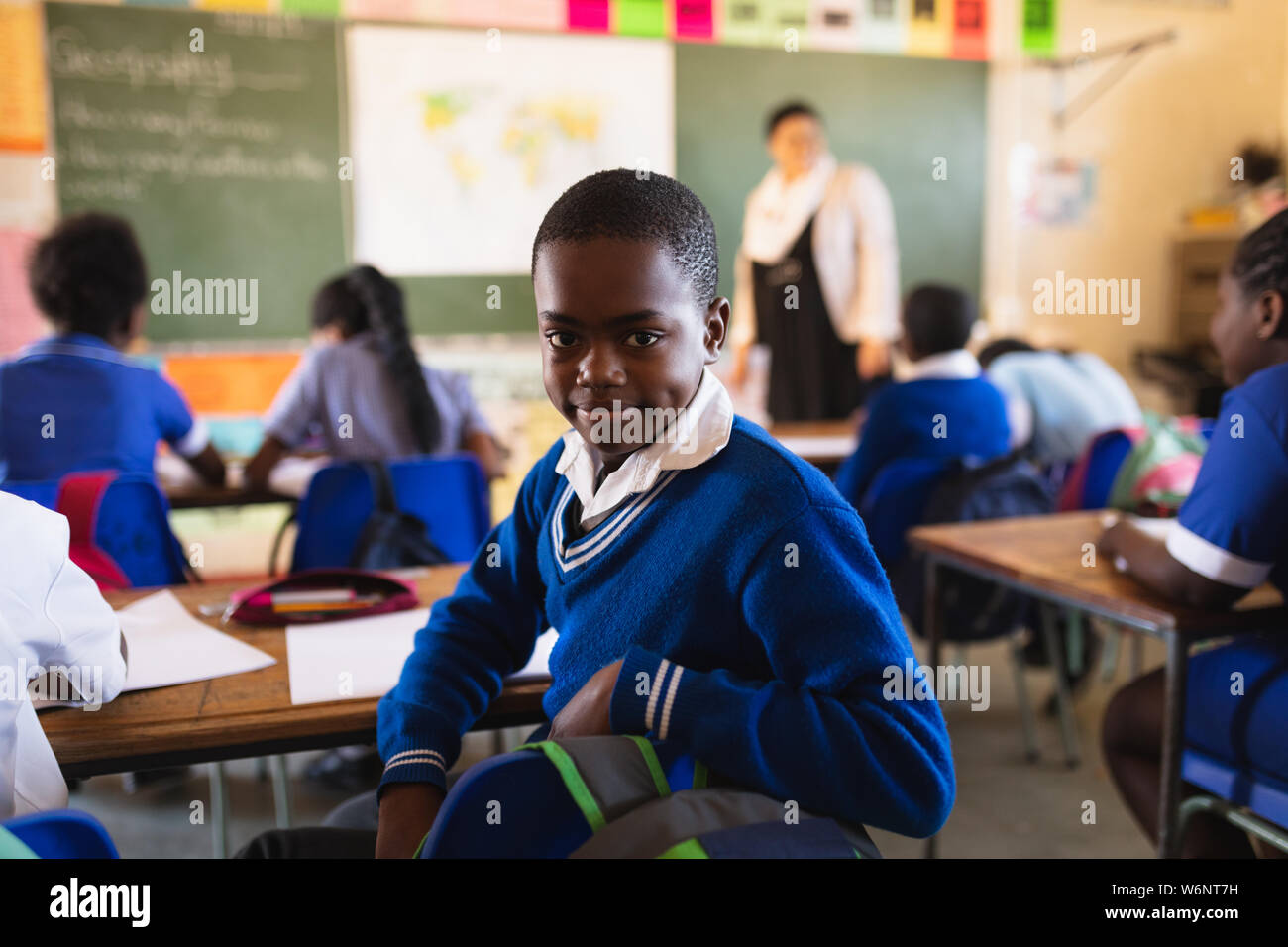 Schulkinder in eine Lektion an einem Township School Stockfoto