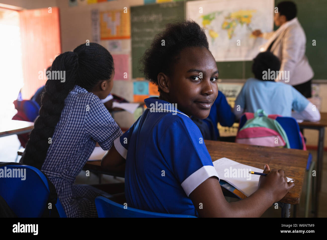 Schulkinder in eine Lektion an einem Township School Stockfoto