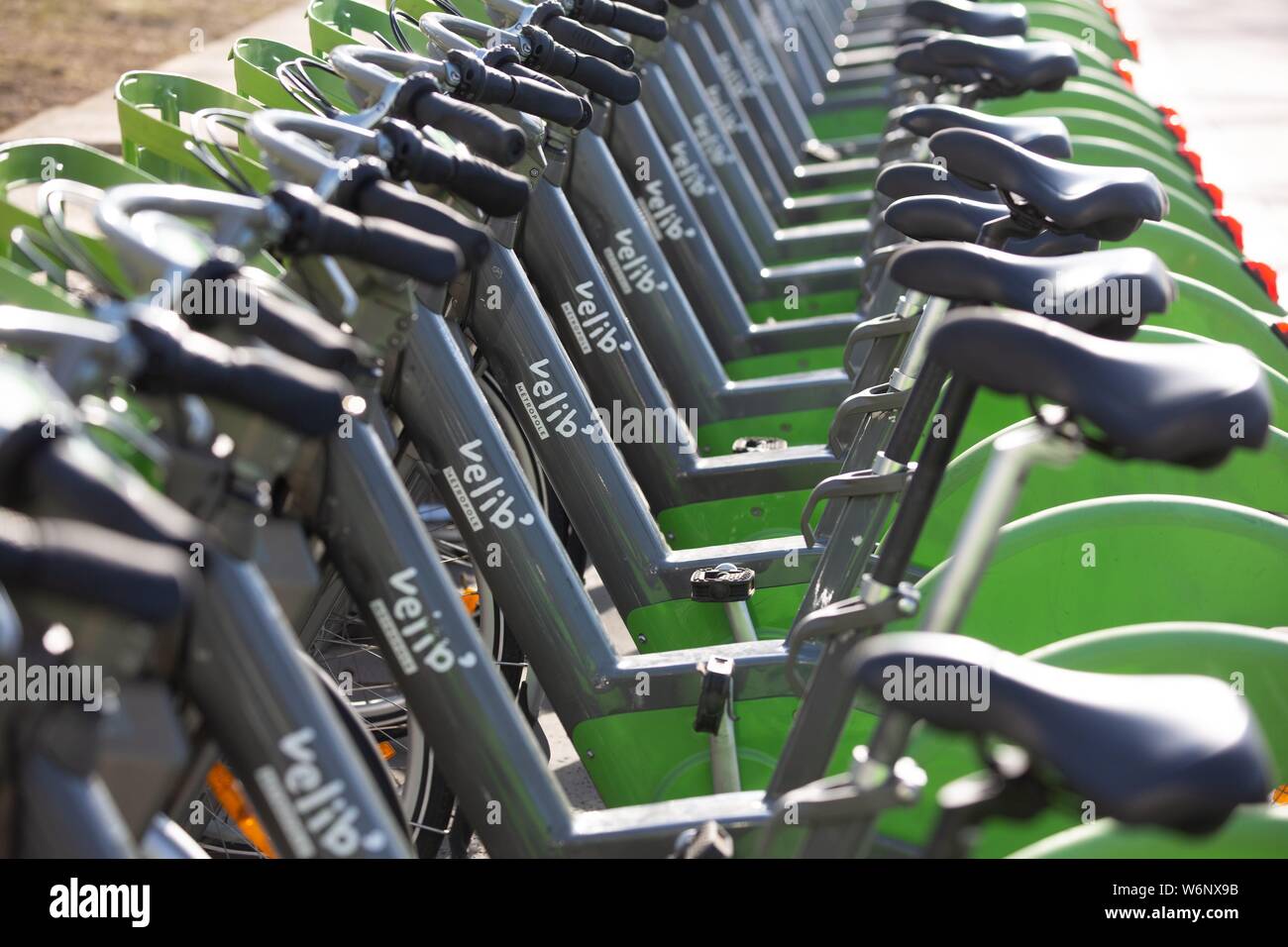 Paris 12. arrondissement, Quai de la Rapee, Bahnhof Velib' Stockfoto