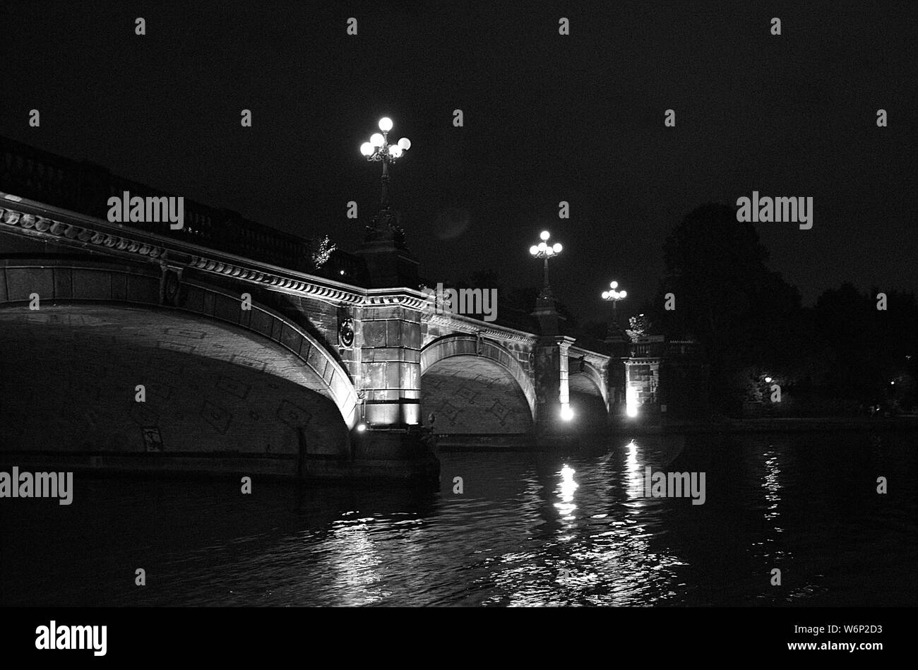 Brücke in Hamburg bei Nacht Stockfoto