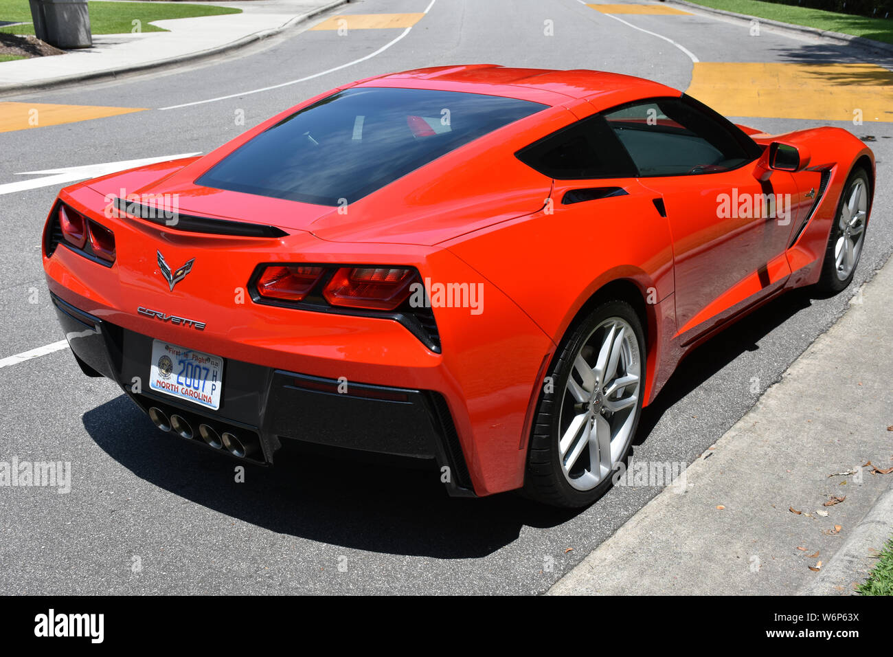 Ein 2019 Red Corvette Stingray. Stockfoto
