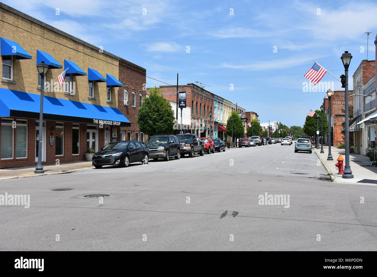 Main Street in der kleinen Stadt Plymouth, North Carolina, USA. Stockfoto