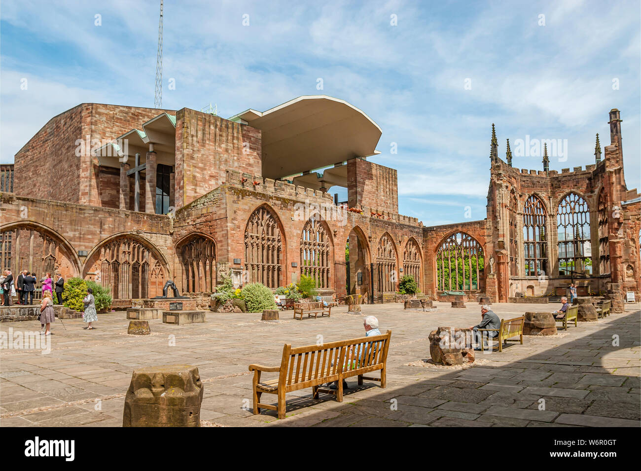 Ruinen der Coventry Cathedral, auch bekannt als St. Michael's Cathedral, West Midlands, England Stockfoto