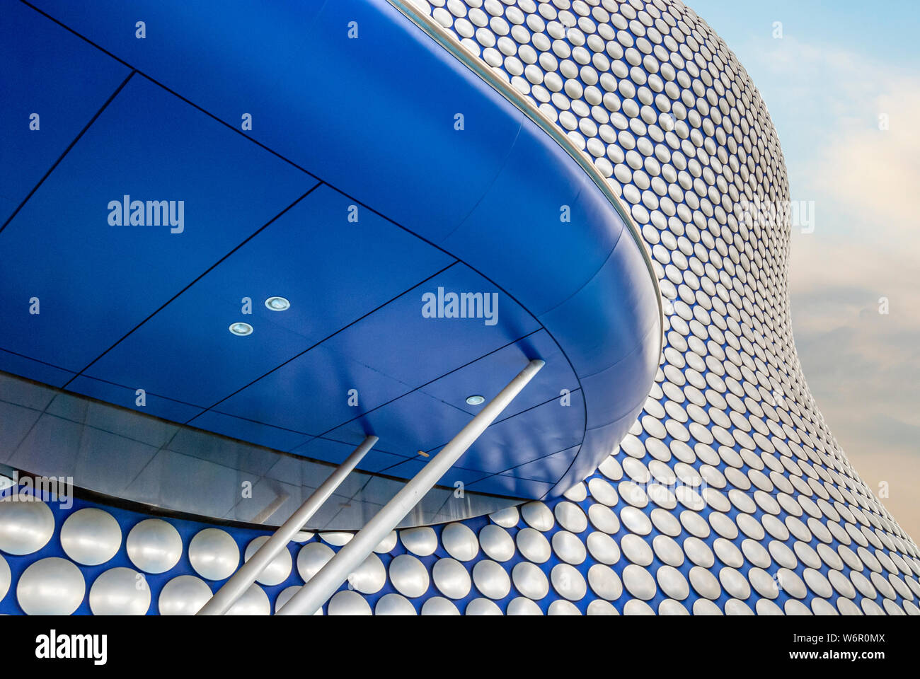 Fassade des Kaufhauses Selfridges im Einkaufszentrum Bull Ring, Birmingham, England Stockfoto