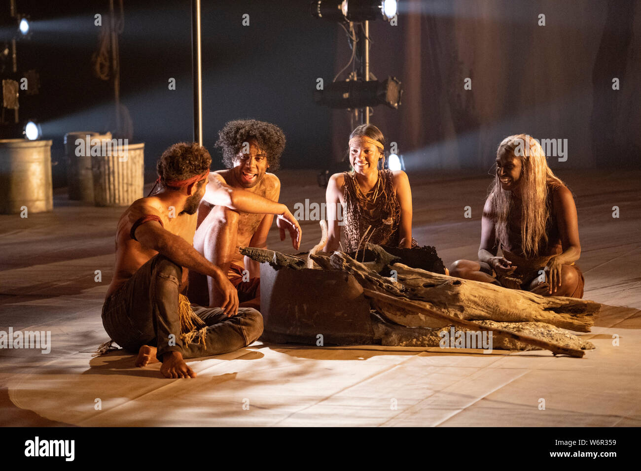 Edinburgh, Schottland, Großbritannien. 2 Aug, 2019. Vorschau Leistung von Auszügen aus den Spielen der Geheime Fluss von der Sydney Theatre Company auf der King's Theatre. Nach dem Roman von Kate Grenville, diese mehrfach preisgekrönte Bühne drama Charts die Geschichte von zwei Familien, die von Kultur und Land geteilt angepasst. Credit: Iain Masterton/Alamy leben Nachrichten Stockfoto