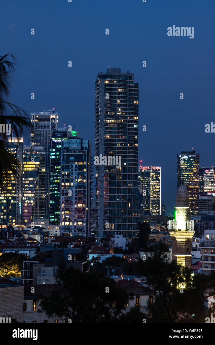Zentrum von Tel Aviv nach Sonnenuntergang Stockfoto