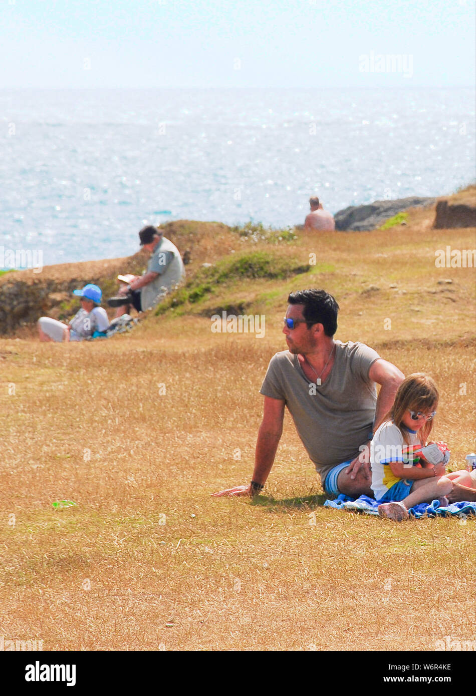 Portland, Dorset. 2. August 2019. UK Wetter. Die Menschen genießen die Sonne auf der Insel und in Dorset. Credit: stuart Hartmut Ost/Alamy leben Nachrichten Stockfoto