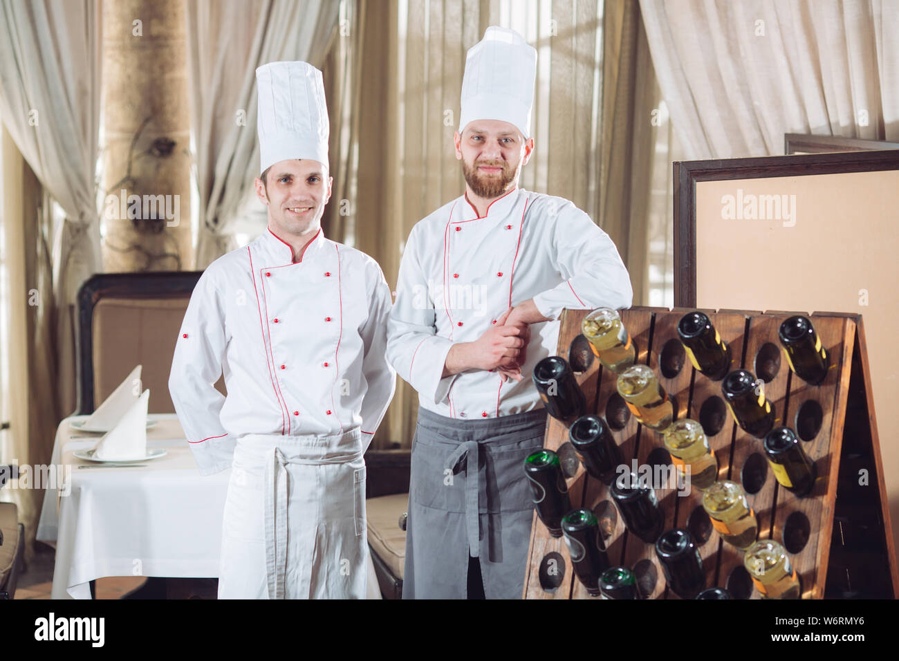 Porträt einer Köche im Restaurant. Stockfoto