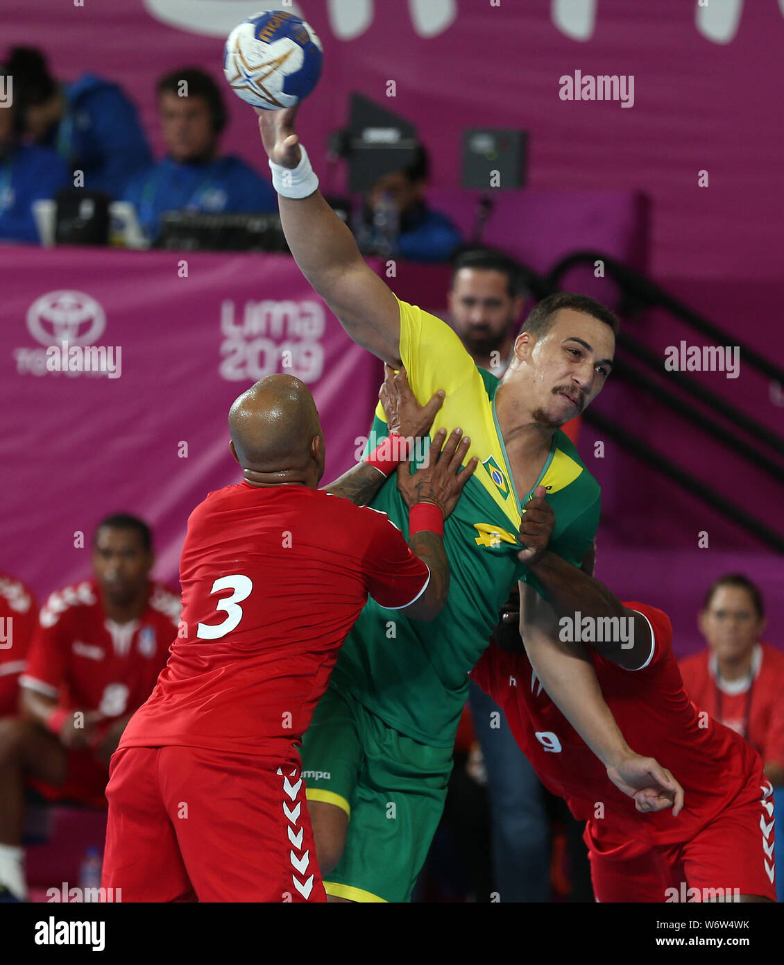 Lima, Peru. 02 Aug, 2019. João Silva do Brasil Handball Spiel gegen Puerto Rico während der Panamerikanischen Spiele 2019. Credit: Rodolfo Buhrer/La Imagem/FotoArena/Alamy leben Nachrichten Stockfoto