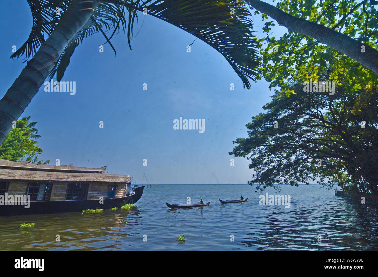 Vembanad See und Hausboot, Backwaters, Alleppey, Kerala, Indien Stockfoto
