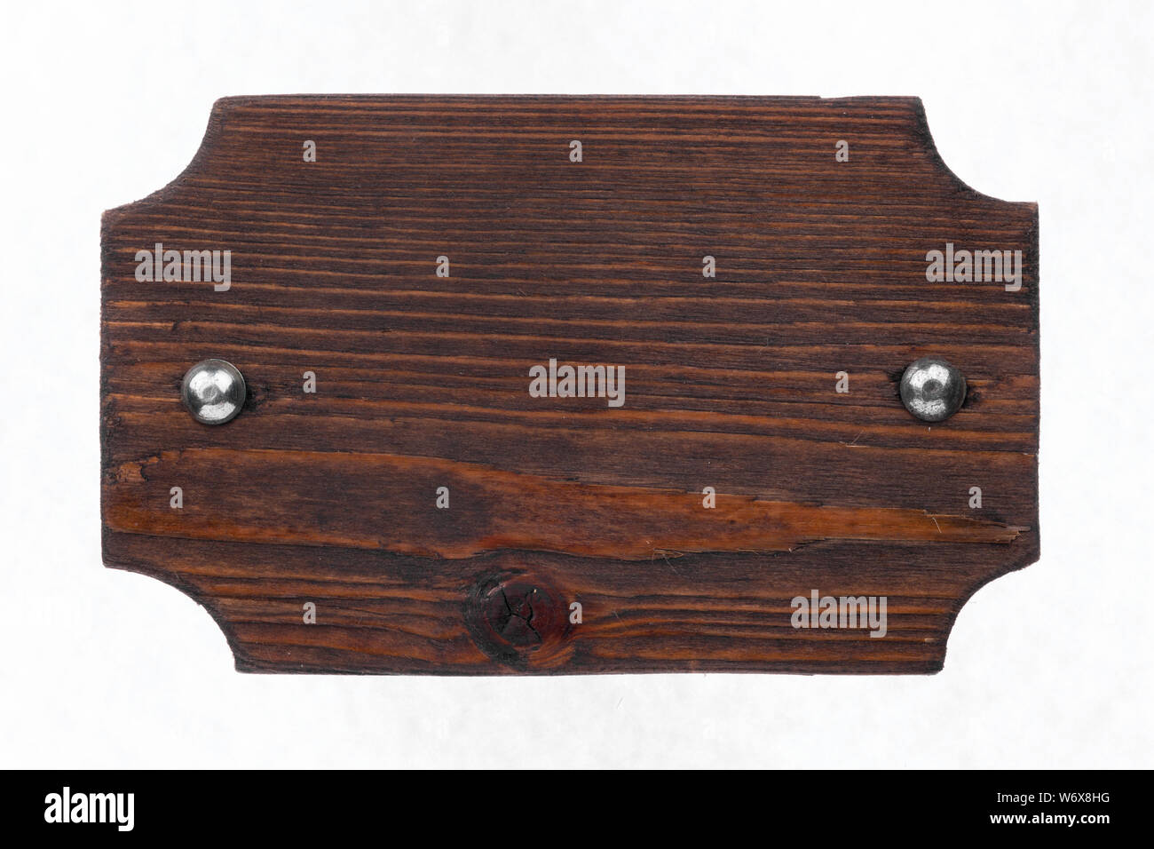 Alte Holz- board mit Chrom Schrauben. Mit Platz für Design, Text platzieren. Ansicht von oben Stockfoto