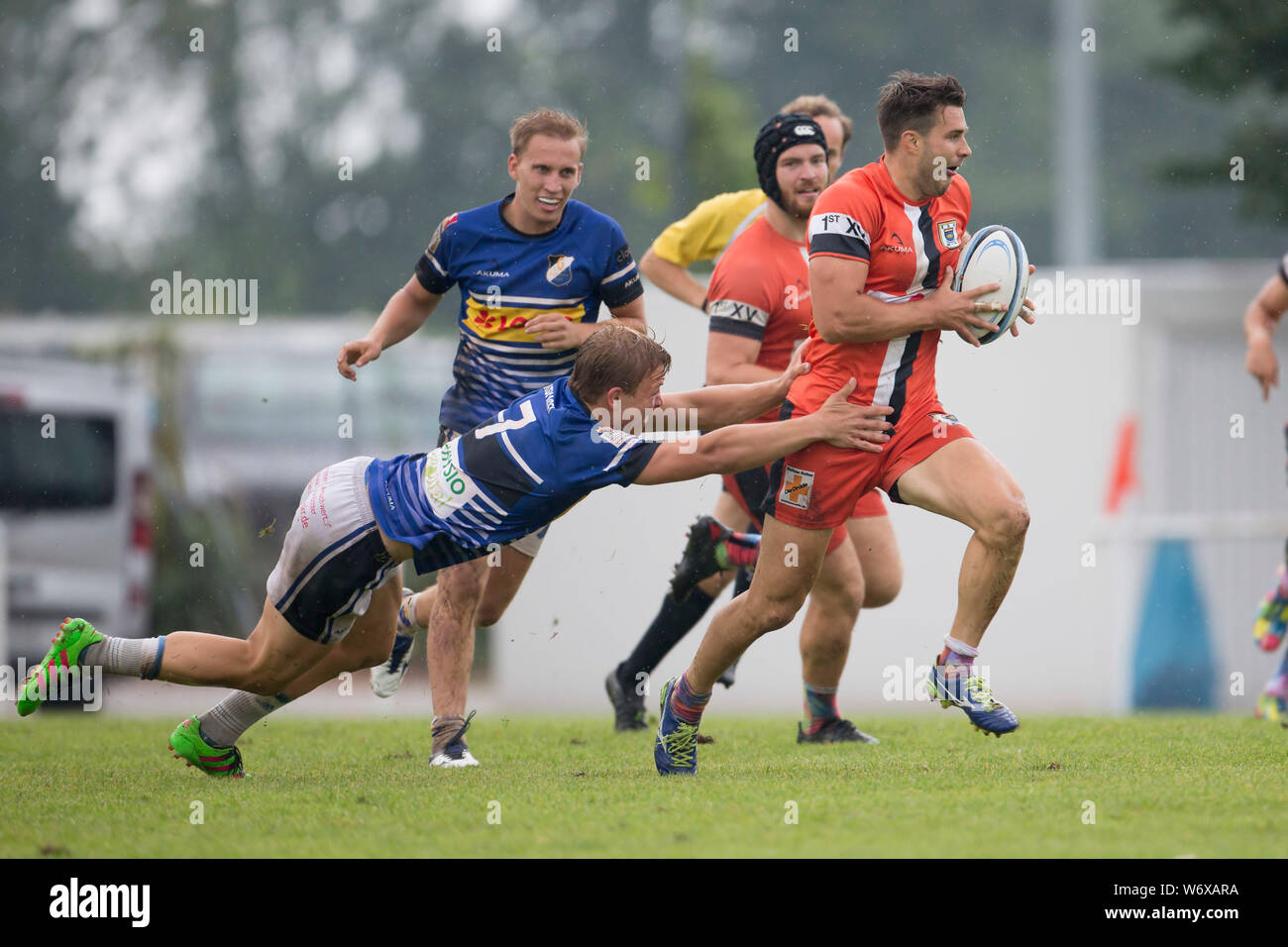 Heidelberg, Deutschland. 28. Juli 2019. Deutschen Meisterschaften in sieben Mann Rugby am 27. und 28. Juli 2019 in Heidelberg. Die RG Heidelberg - SC Germania List: Fabian Heimpel (Heidelberg, mit Ball) gelingt es, durch zu brechen. Credit: Jürgen Kessler/Kessler-Sportfotografie/dpa/Alamy leben Nachrichten Stockfoto