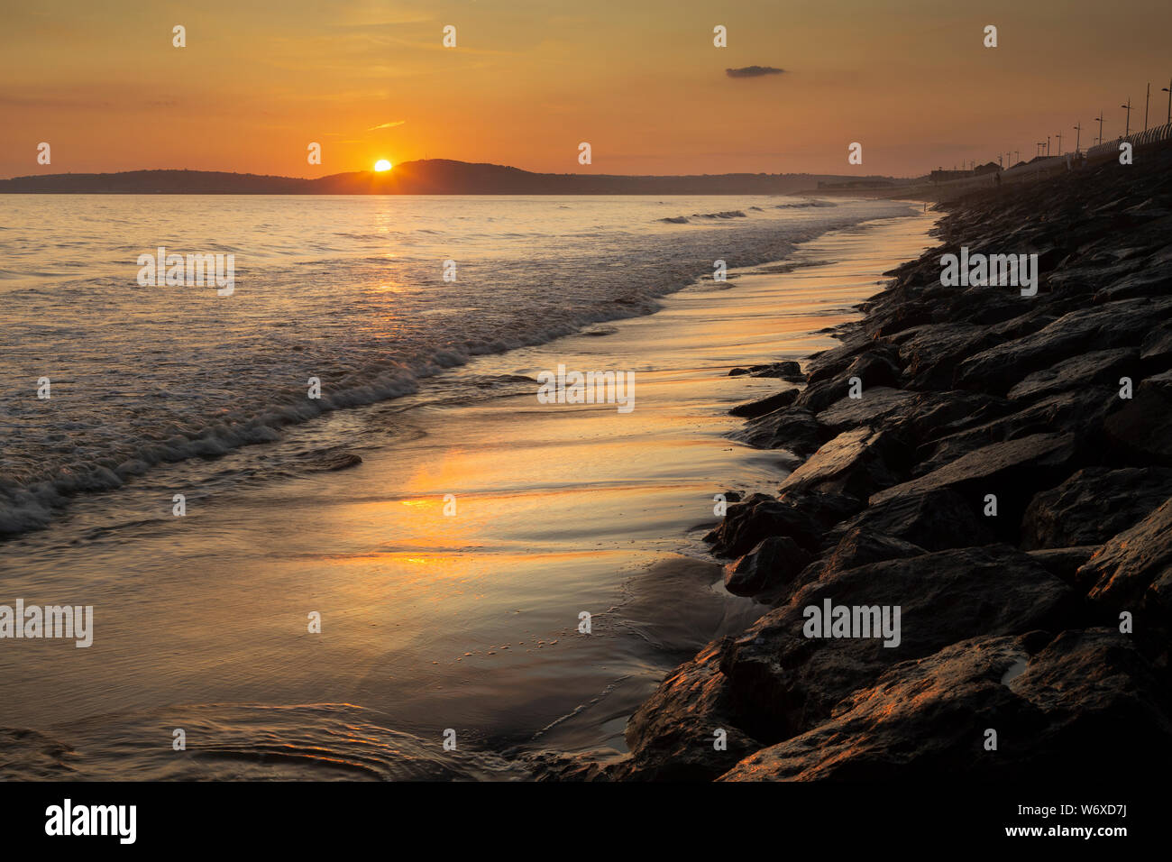 Sonnenuntergang an der Aberavon Beach Stockfoto