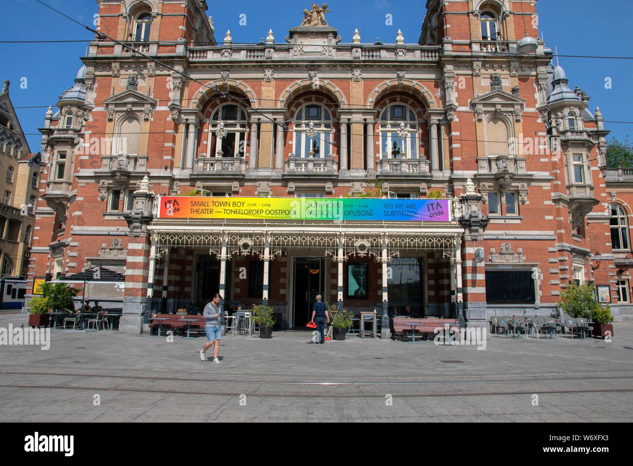 Stadsschouwburg Gebäude in Amsterdam Die Niederlande 2019 Während der Gay Pride Stockfoto