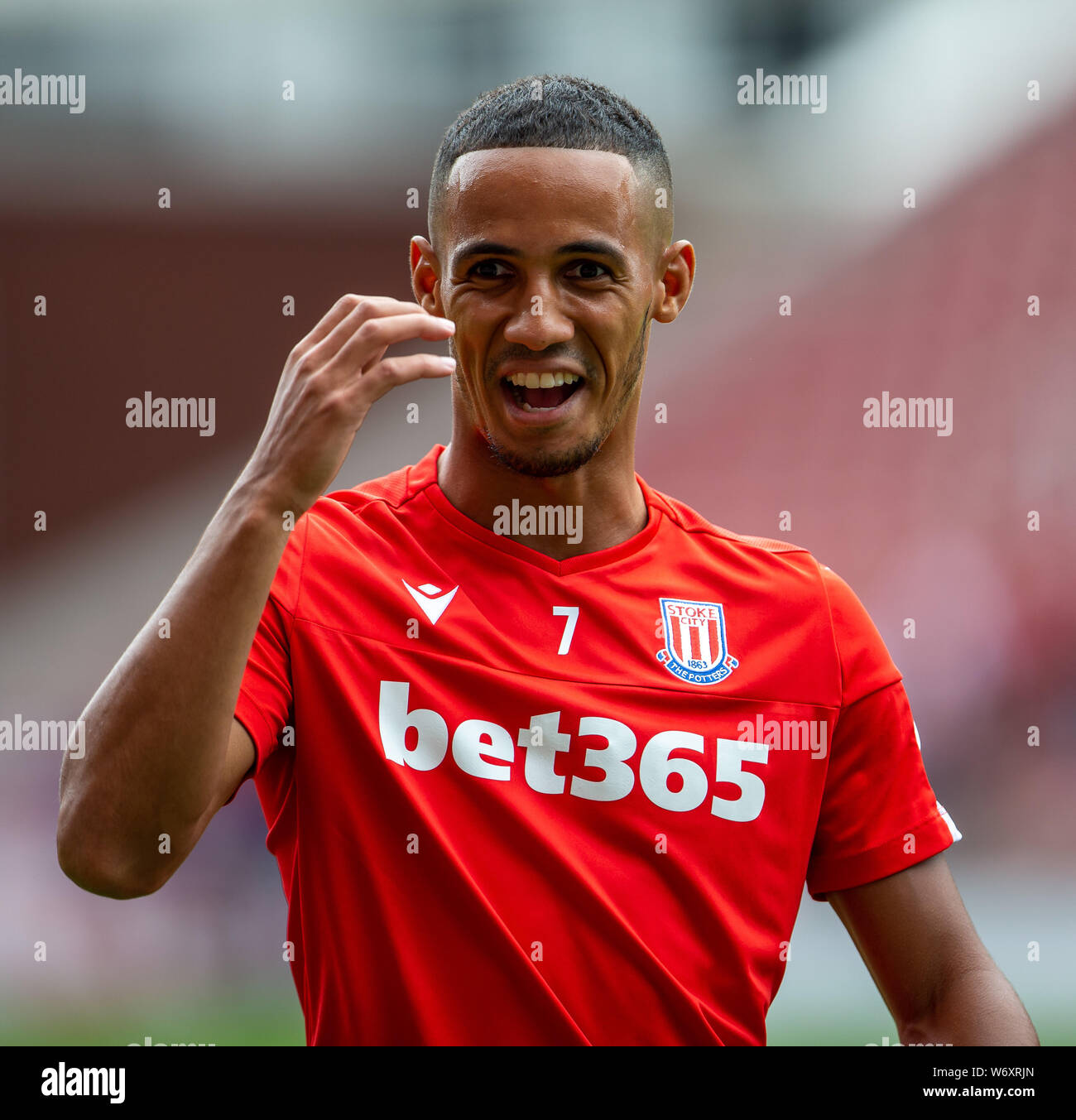 3. Aug. 2019, Bet365 Stadium, Stoke, North Staffordshire, England; EFL Champsionship Fußball; Stoke City versus Queens Park Rangers; ein lächelndes Tom Ince von Stoke City Stockfoto