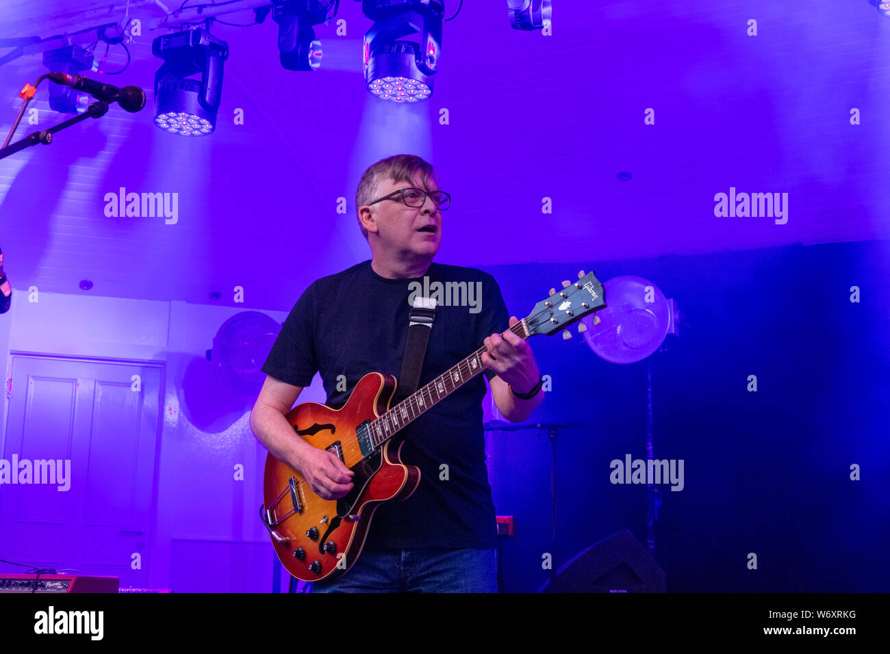 Fotos von Teenage Fanclub bei Sommer Nächte im Musikpavillon Kelvingrove Glasgow 30. Juli 2019 Musik fotografie Konzert Fotografie Stockfoto