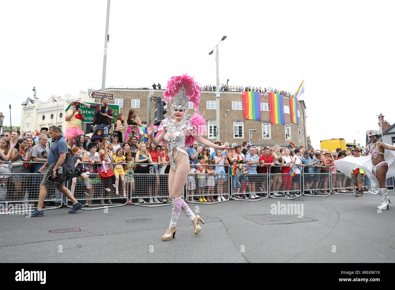Brighton, Großbritannien, 3. August 2019 - Die Teilnehmer an der Parade nehmen an der diesjährigen Brighton Stolz. Kredit James Boardman/Alamy leben Nachrichten Stockfoto