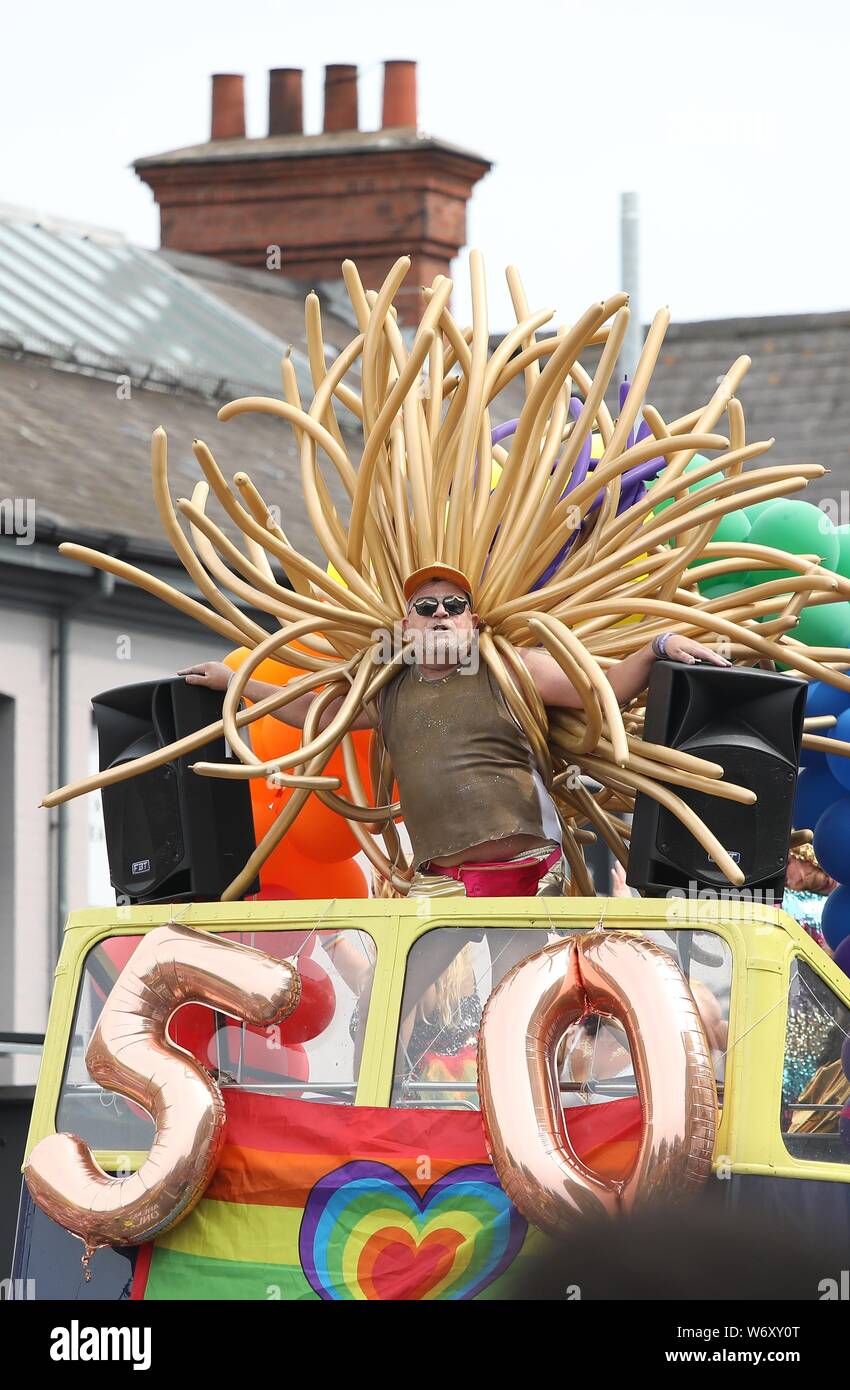 Brighton, Großbritannien, 3. August 2019 - Die Teilnehmer an der Parade nehmen an der diesjährigen Brighton Stolz. Kredit James Boardman/Alamy leben Nachrichten Stockfoto