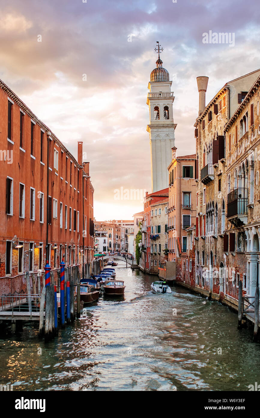 Klassische kleine Canal in Venedig, Italien. Stockfoto