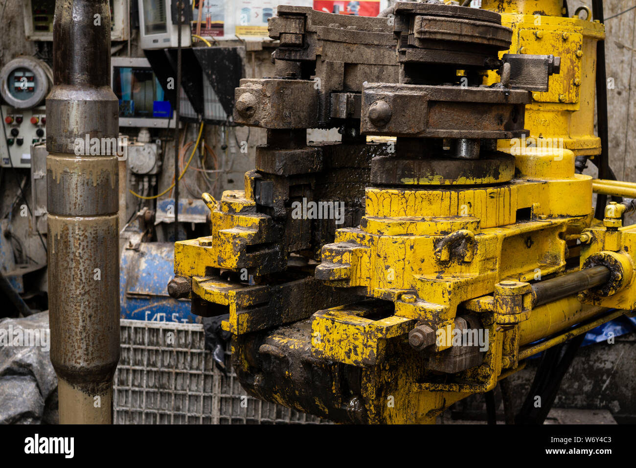 Eine Ansicht für Bohrgestänge Verbindung. Ansicht Bohrung top Drive System an Bord der Bohrinsel aufbocken Stockfoto