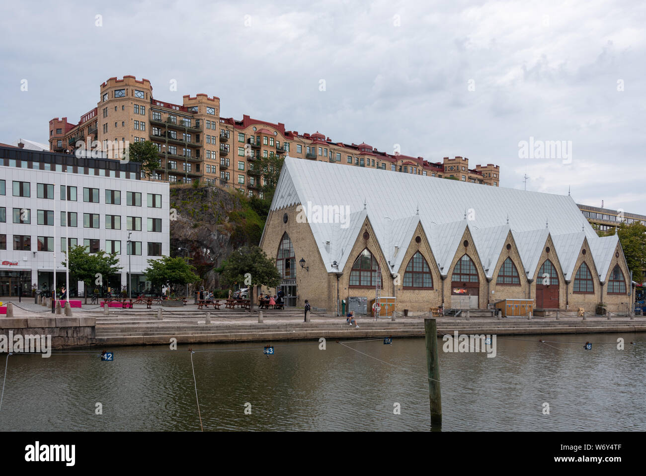 Göteborg, Schweden - 19 Juli, 2019: Blick auf die Kirche des Ffishermen in Göteborg. Feskekôrka, wie es in den Schwedischen genannt, ist ein Fisch Markt wh Stockfoto