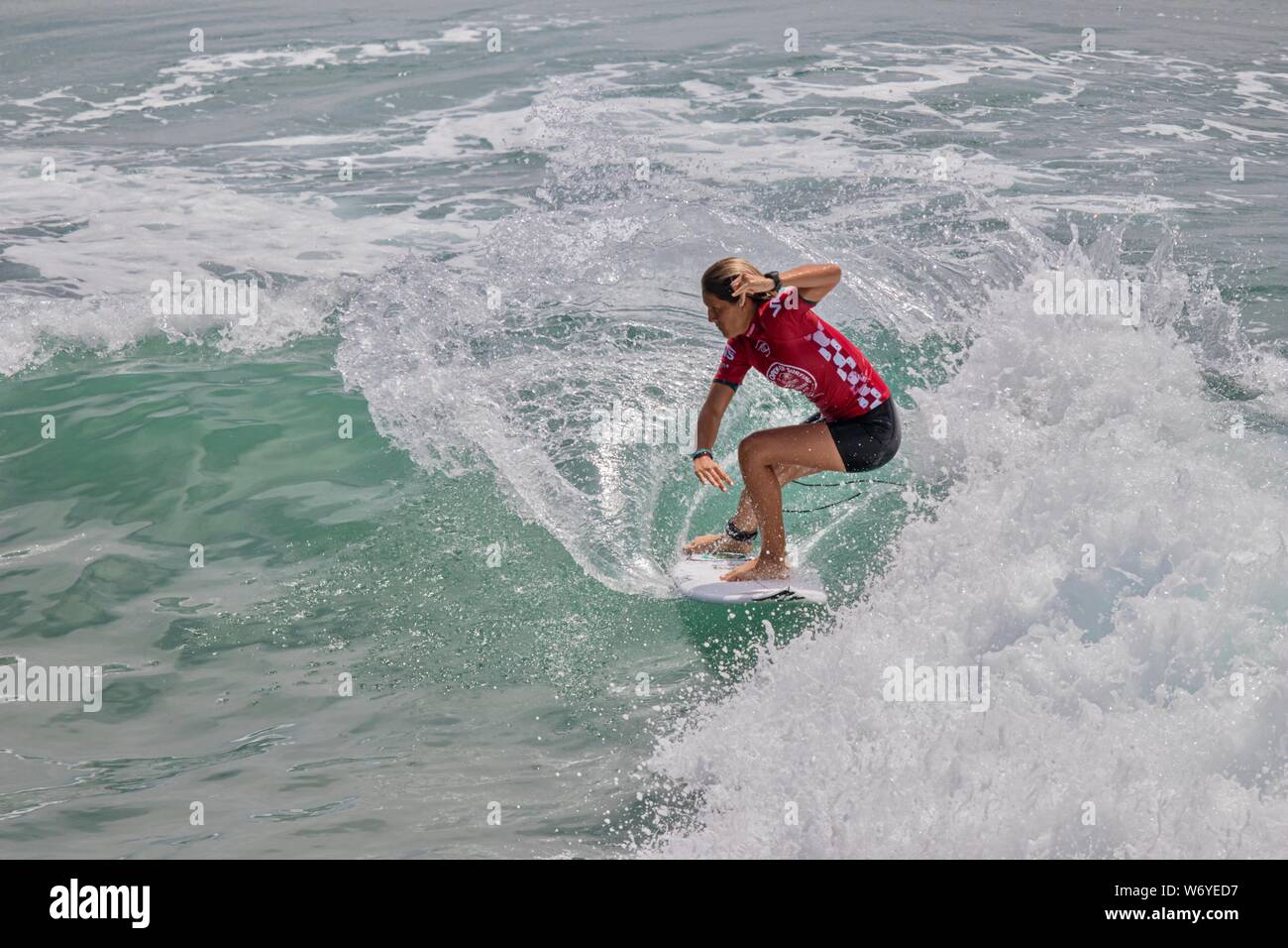 Zahli Kelly von Australien konkurrieren in den Vans US Open des Surfens 2019 Stockfoto
