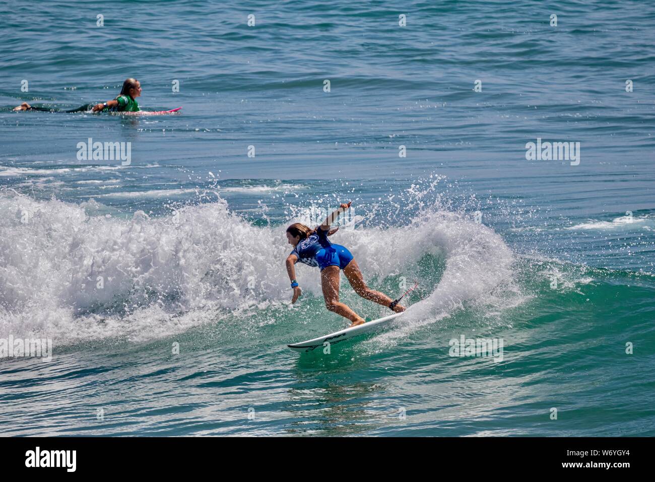 Serena Nava der USA konkurrieren in den Vans US Open des Surfens 2019 Stockfoto