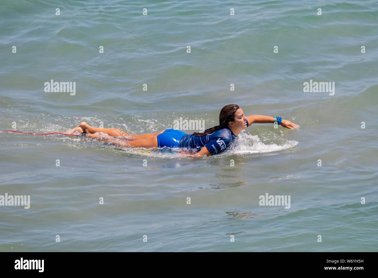 Serena Nava der USA konkurrieren in den Vans US Open des Surfens 2019 Stockfoto