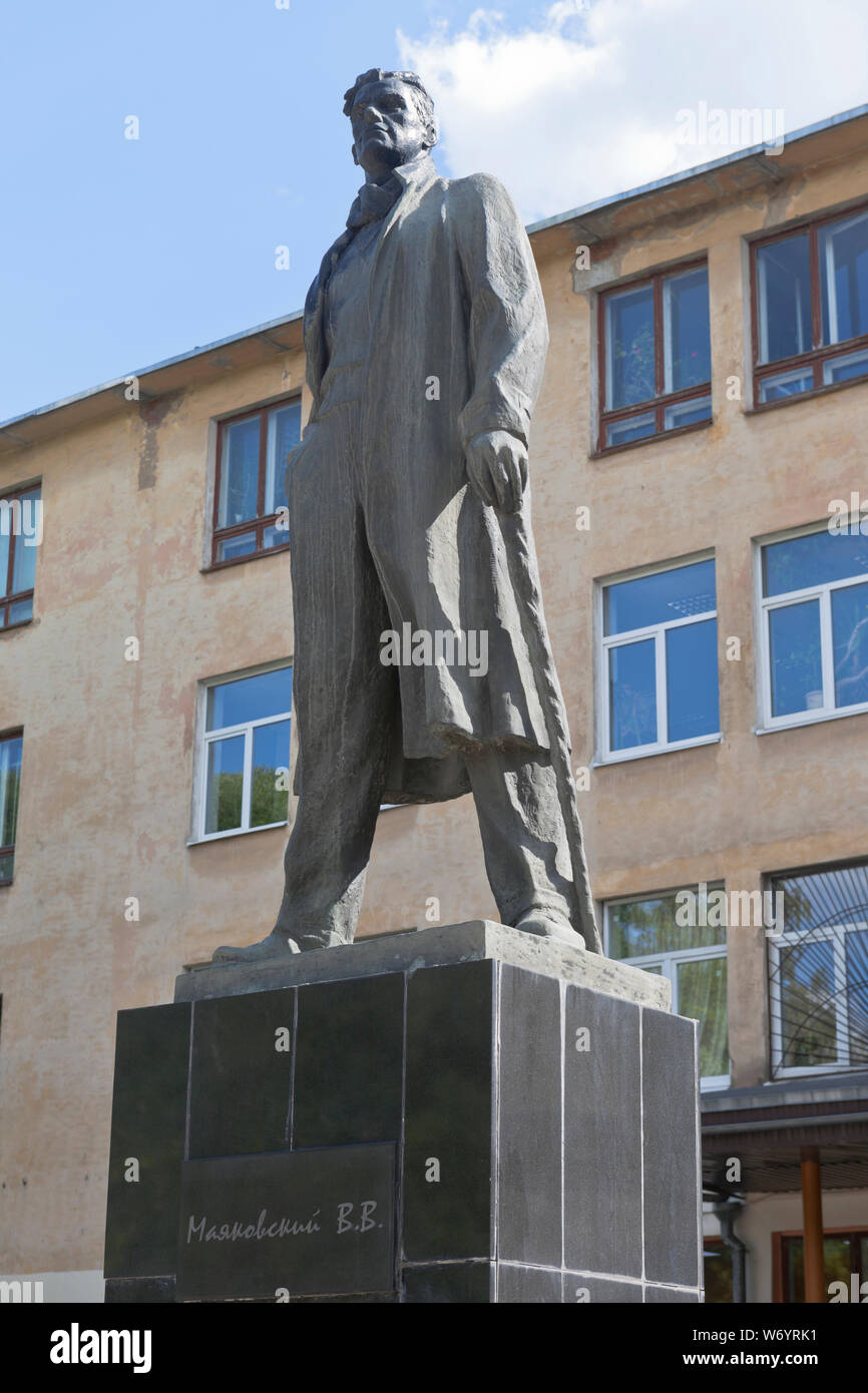 Vologda, Russland - Juli 8, 2018: Denkmal für Wladimir Wladimirowitsch Majakowski auf Sieg Avenue in der Stadt Vologda Stockfoto