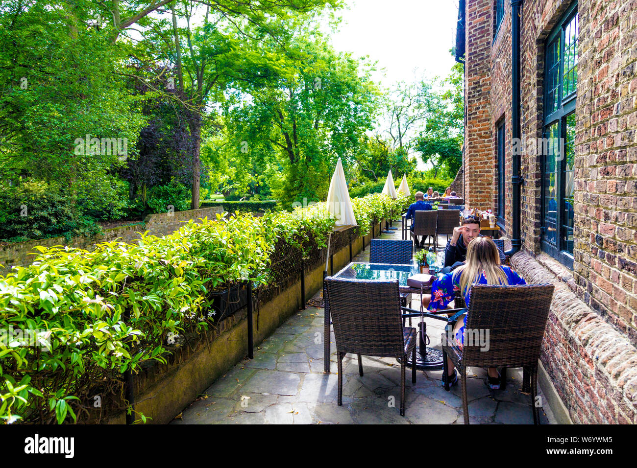 Tudor Scheune Gaststätte, Eltham, Großbritannien Stockfoto