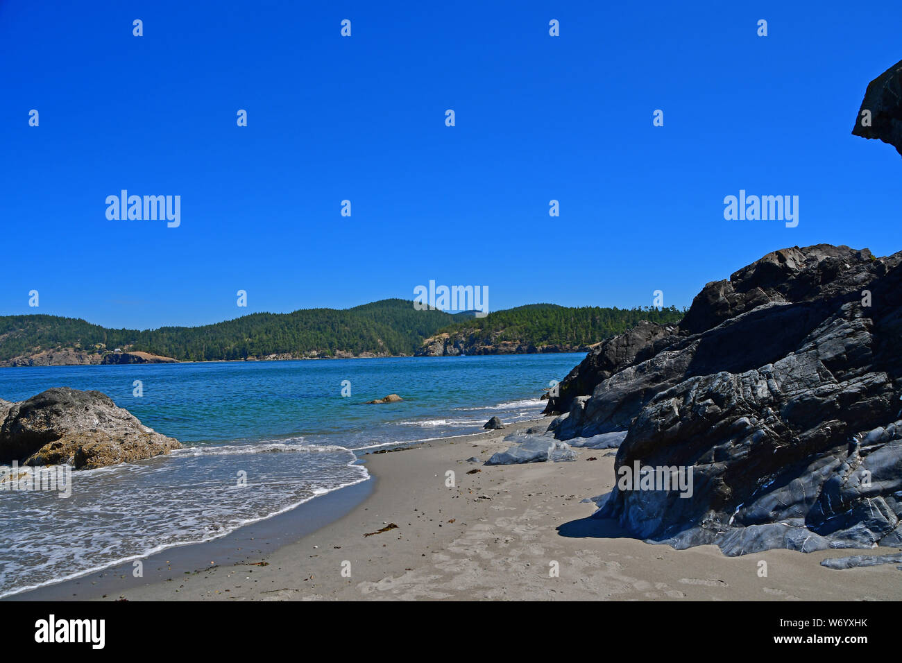 Blick auf West Beach in Deception Pass State Park im Staat Washington, USA Stockfoto