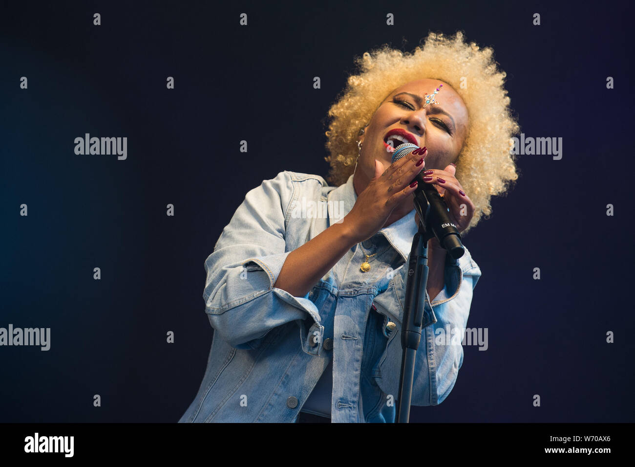 Brighton, UK. 3. August 2019. Emeli Sande führt als Special Guest auf der Hauptbühne im Pride im Park von Preston Park, Brighton am 3. August 2019 Bild von Tabatha Feuerwehrmann/weiblichen Perspektive Credit: Weibliche Perspektive/Alamy leben Nachrichten Stockfoto