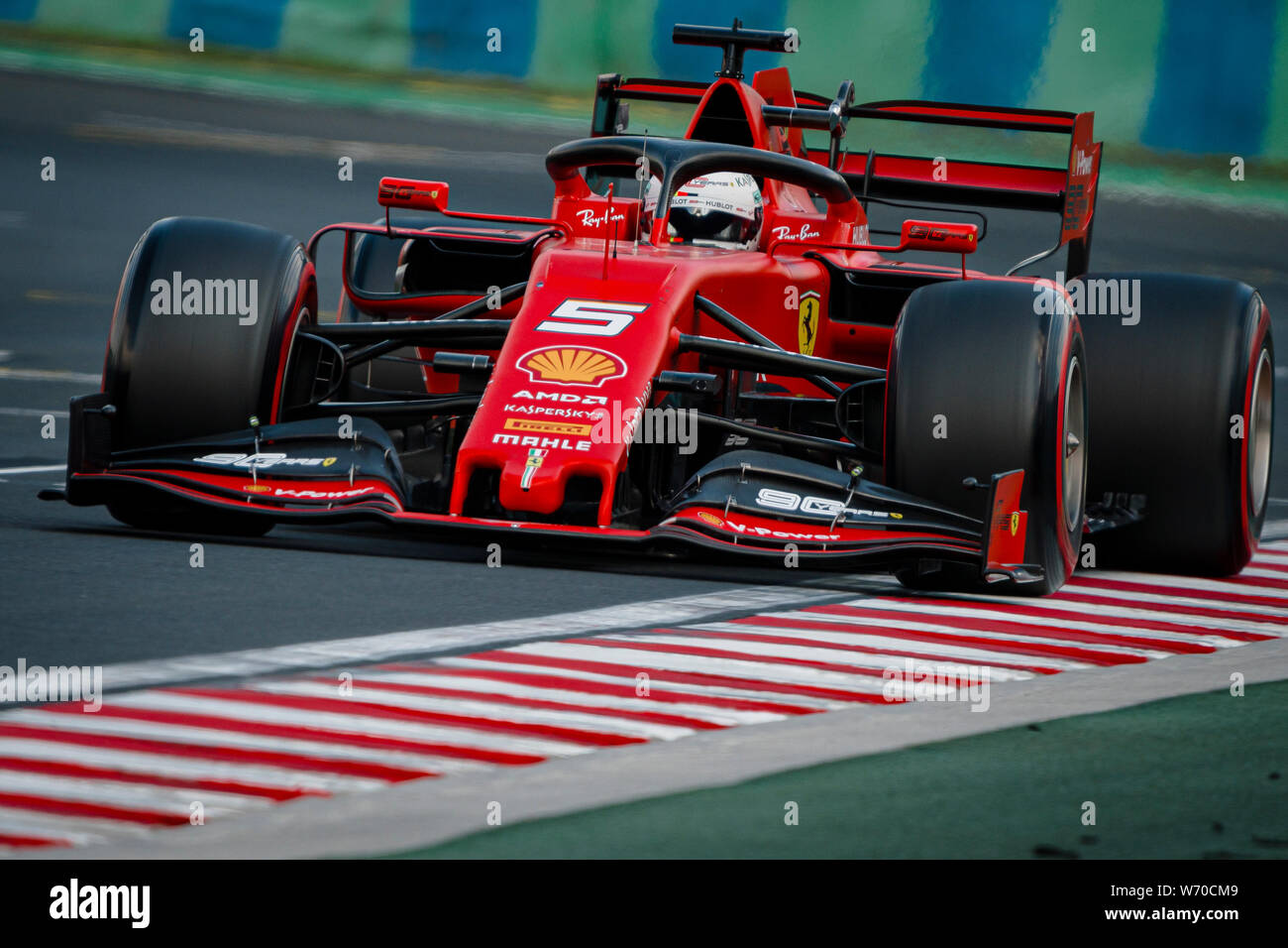 Scuderia Ferrari der Deutschen Fahrer Sebastian Vettel konkurriert im Qualifying des Ungarischen F1 Grand Prix. Stockfoto