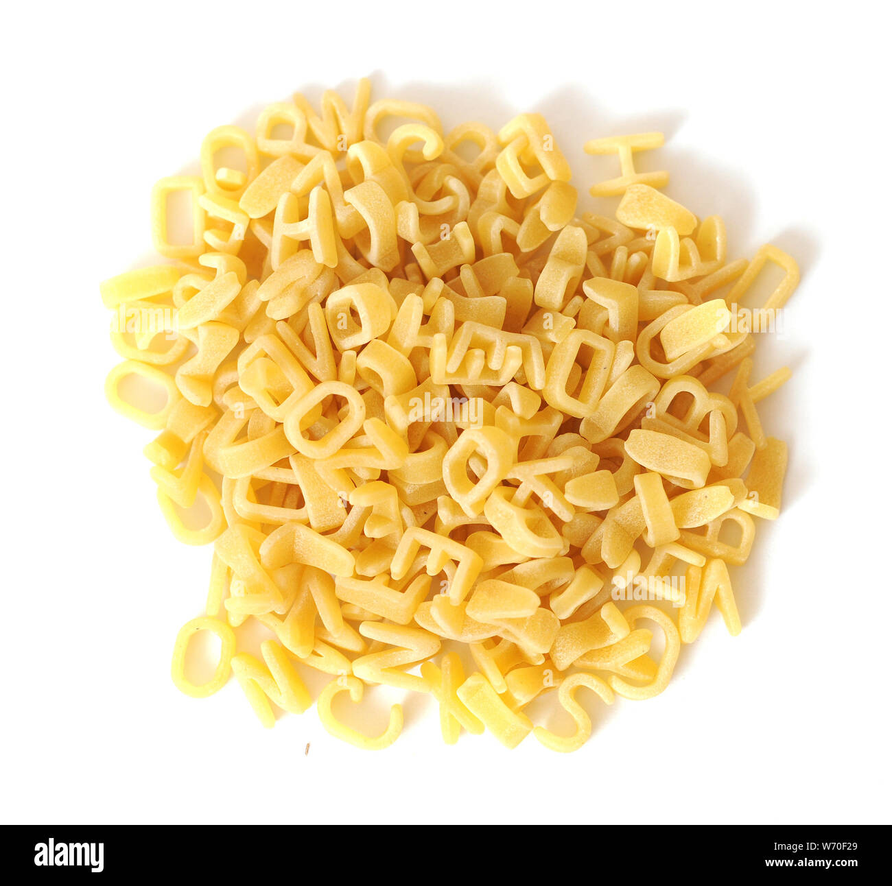 Kid Pasta auf weißem Hintergrund Stockfoto