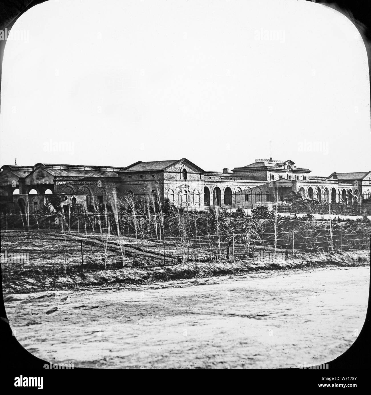 Ein spät-viktorianischen oder frühen Edwardian schwarz-weiß Foto von Umritsur, jetzt Amritsar, Bahnhof in Indien. Stockfoto