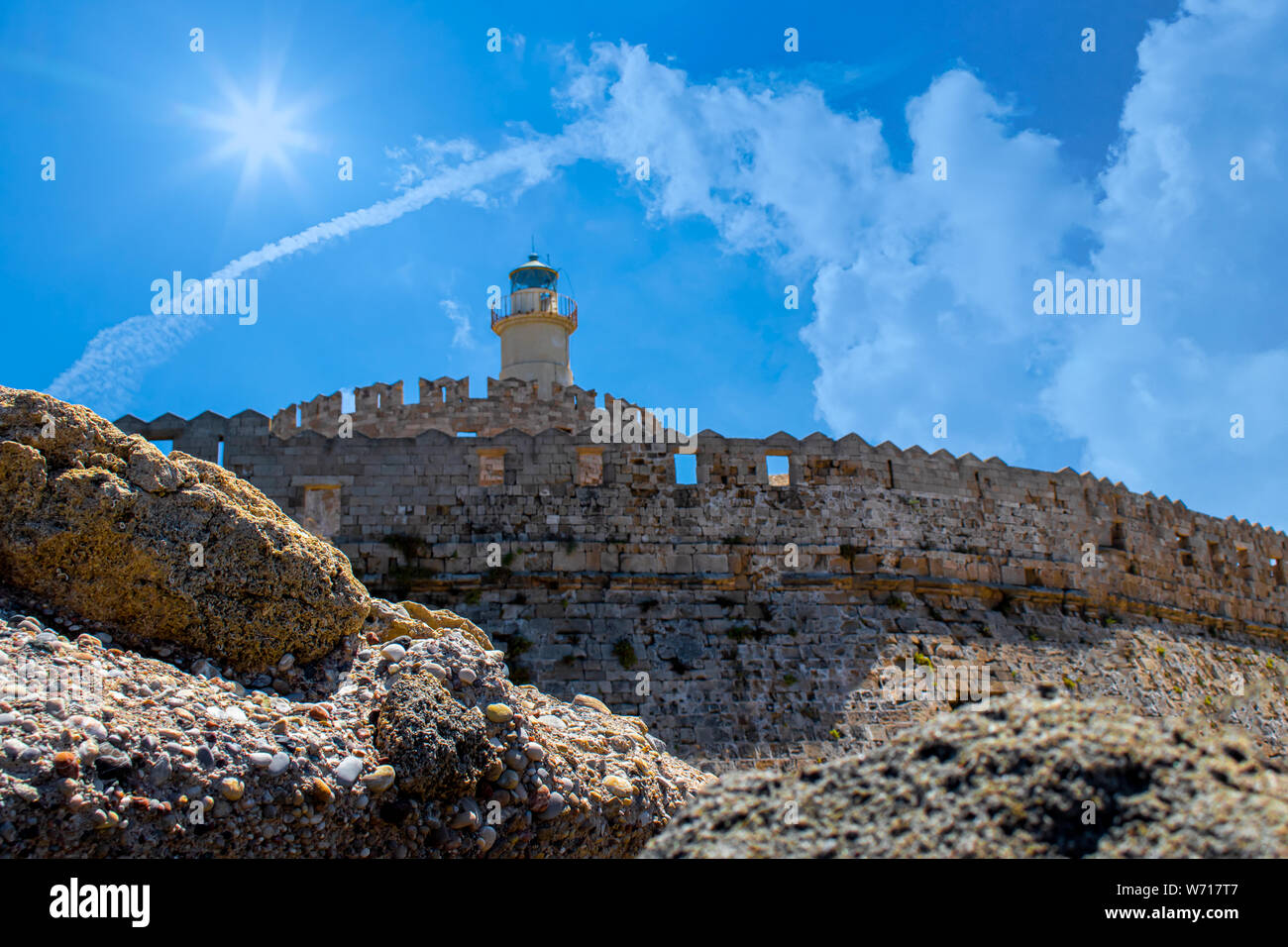 Der berühmte Leuchtturm Agios Nikolaos auf Rhodos, Griechenland Stockfoto