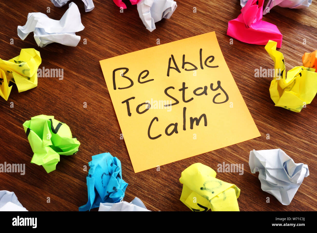 Papier Kugeln mit Memo Stick in der Lage sein, ruhig zu bleiben. Stockfoto