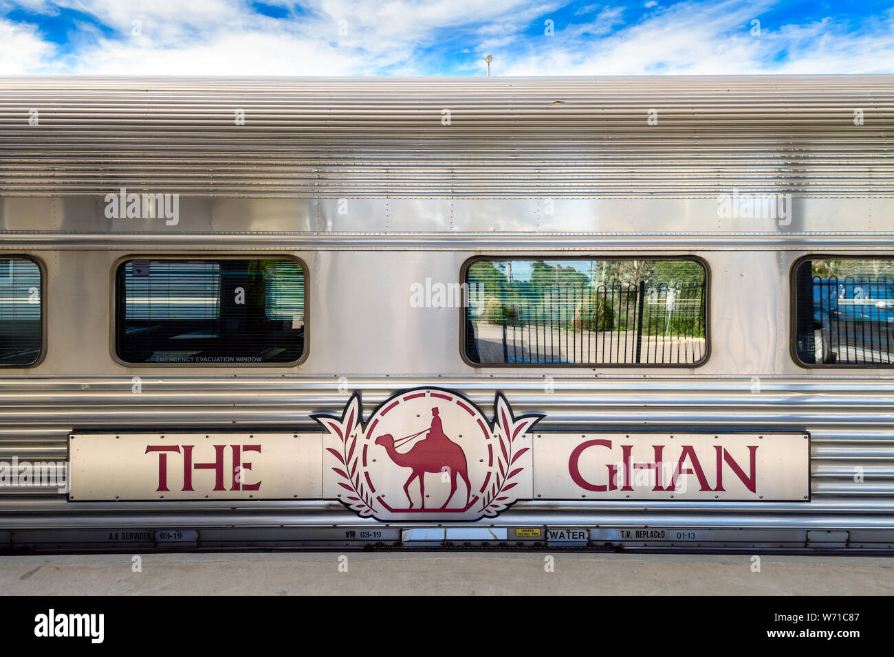 Adelaide Parklands Terminal, Südaustralien - August 4, 2019: The Ghan Zug bereit für sein 90-jähriges Bestehen besondere Service von Adelaide t abzuweichen. Stockfoto