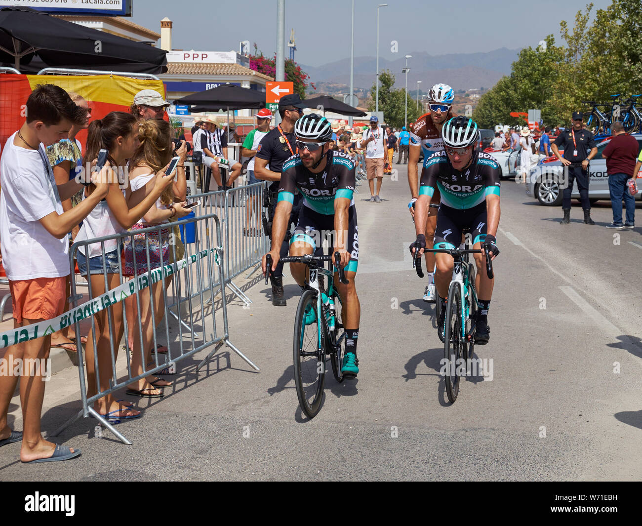 Jay McCarthy und Michael Schwarzmann. Bora Hansgrohe. La Cala de Mijas (Vuelta 2018), Provinz Málaga. Spanien. Stockfoto