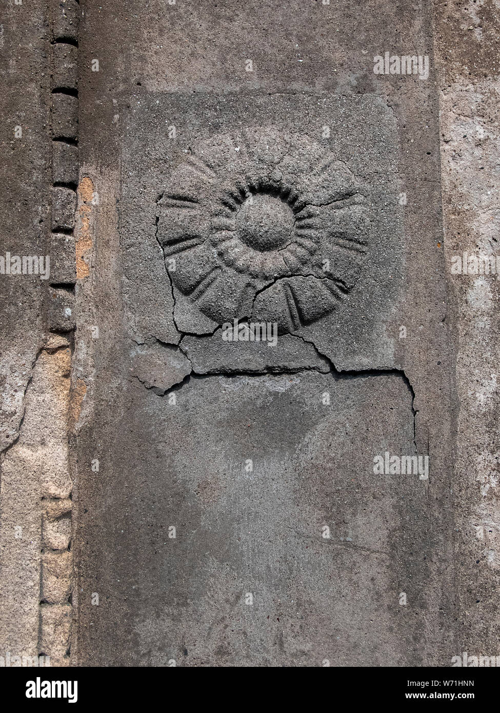 Glasgow, Schottland, Großbritannien. 3. August 2019: Nahaufnahmen der Caledonia Straße freie Kirche in den Gorbals. Stockfoto