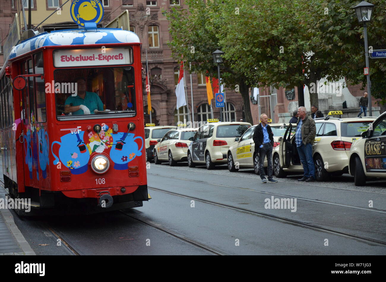 Ebbelwei-Express Straßenbahn Straßenbahn Stadtrundfahrt in Frankfurt Stockfoto