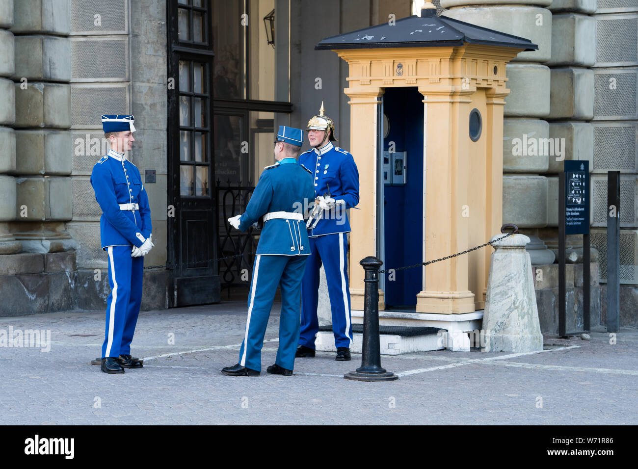 Royal Guards (högvakten) casual/Entspannung, des Königs von Schweden Kavallerie und Infanterie Wachen der Ehre der schwedischen Streitkräfte Stockfoto